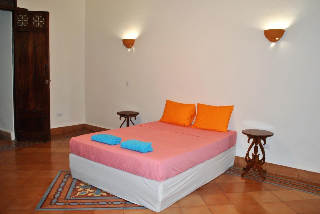 Casa Calala Aparthotel กรานาดา ภายนอก รูปภาพ