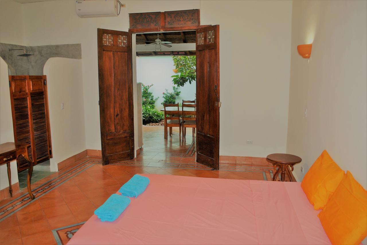 Casa Calala Aparthotel กรานาดา ภายนอก รูปภาพ