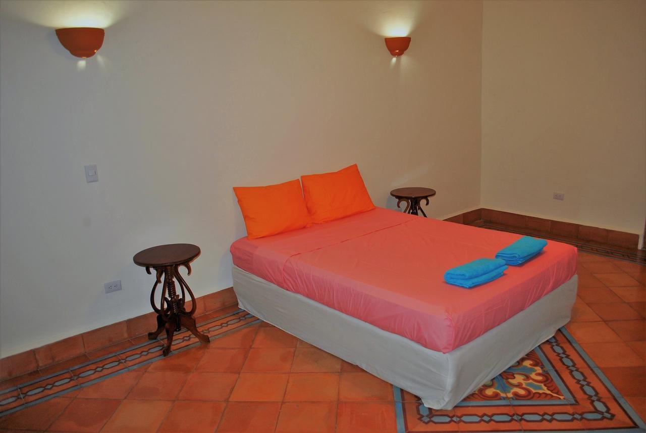 Casa Calala Aparthotel กรานาดา ภายนอก รูปภาพ