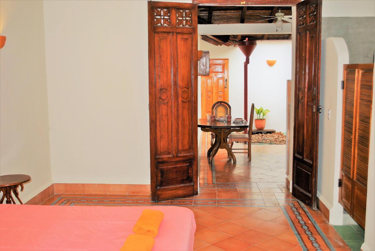 Casa Calala Aparthotel กรานาดา ภายนอก รูปภาพ